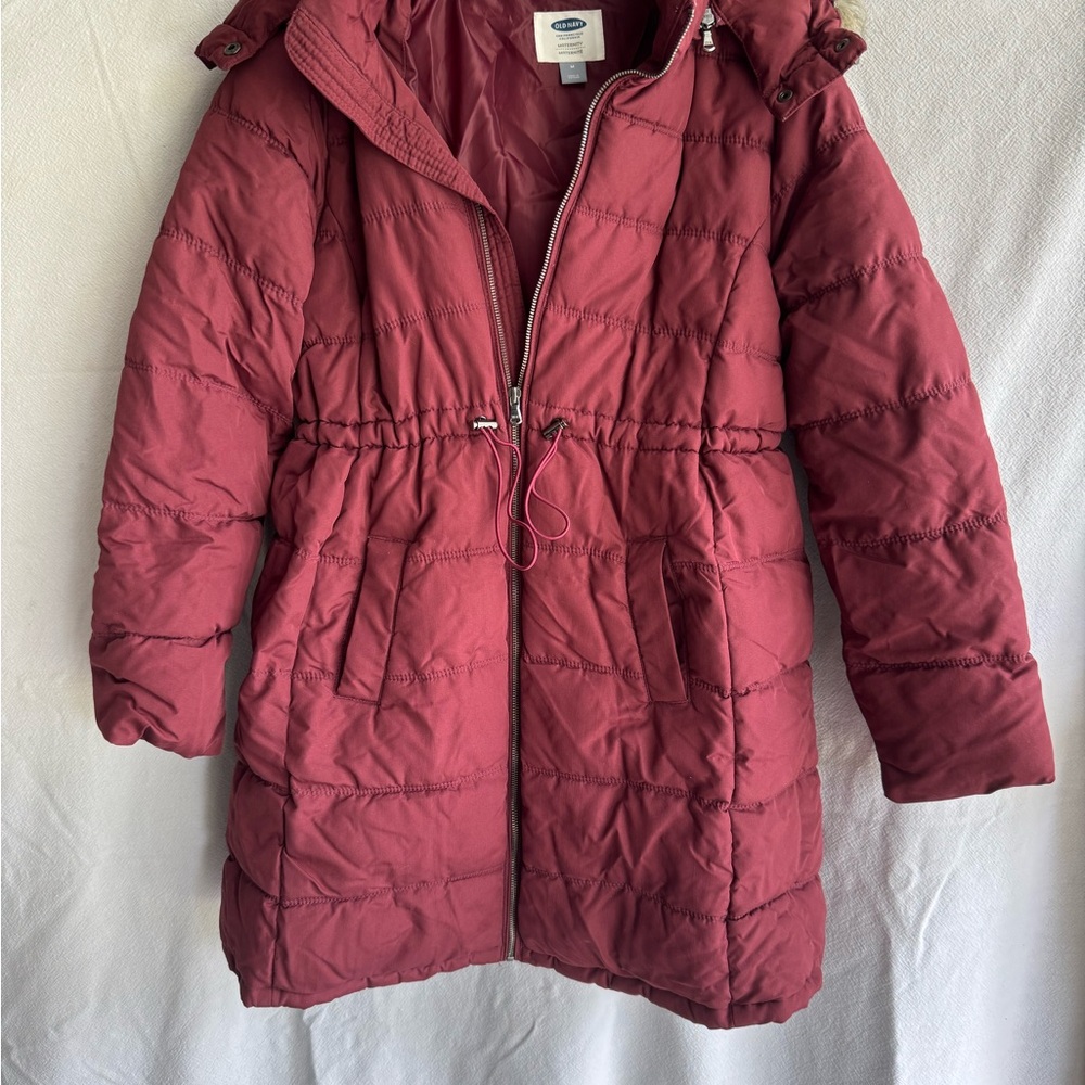 Old Navy Maternity Maroon Burgundy Quilted Jacket with zip off fur hood sz M